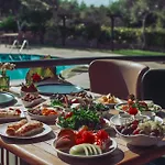 Mesken Inn Goecek Hotel 2*